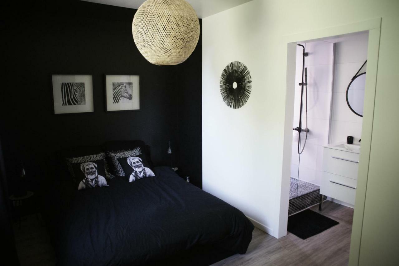 La Maison D A Cote Holiday home Lacropte