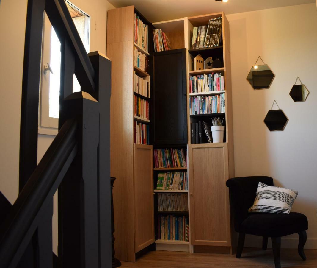 La Maison D A Cote Holiday home Lacropte